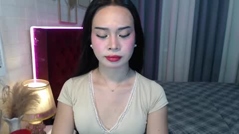 hoelymolly online show from 04.21.26