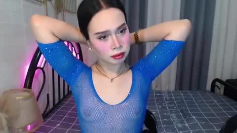 hoelymolly online show from 06.08.26