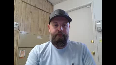 Snapshot of holdthedoh chatting on 12.12.24 Hold The Door online show from 12.12.24