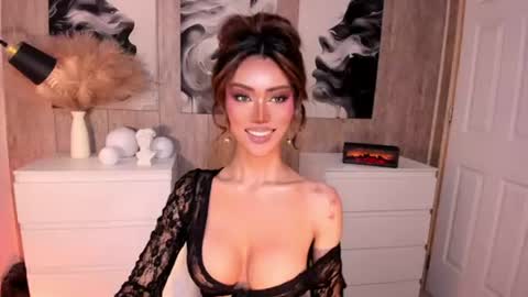 Ms. Laura online show from 07.04.26