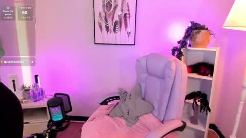 Hollie online show from 04.16.26