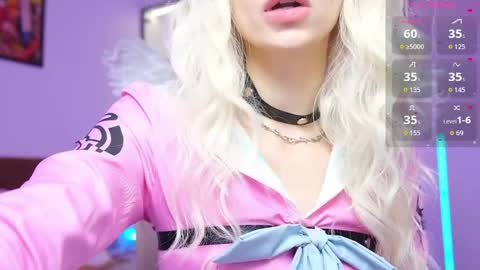 Snapshot of holliwould_ chatting on 05.29.26 Holli online show from 05.29.26