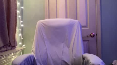 Snapshot of holly23hopefull chatting on 12.25.24 Hollys Drive threw Side Of CB. online show from 12.25.24