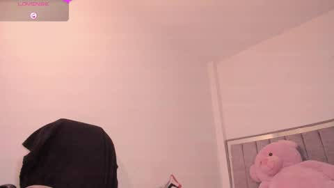 holly_16 online show from 03.26.26