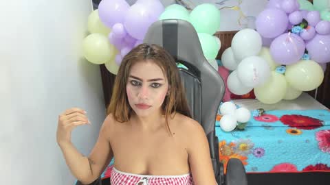 Holly 22 online show from 04.01.26