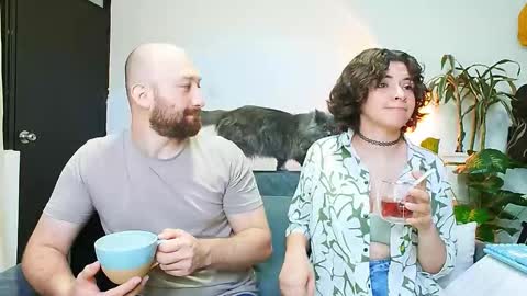 Holly and Honey online show from 09.09.25