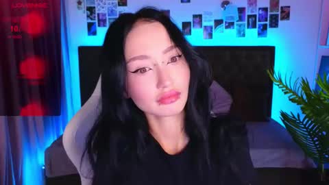 Snapshot of holly_berryy_ chatting on 10.03.25 holly_berryy_ online show from 10.03.25