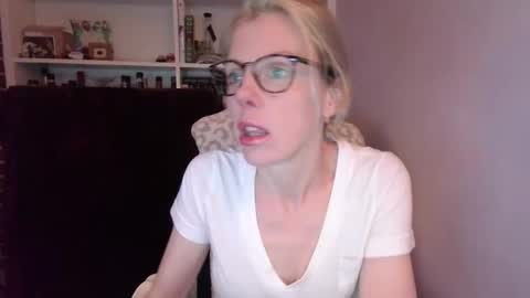 holly_bourbon online show from 03.26.26