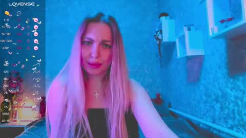 Snapshot of holly_molly8 chatting on 01.02.25 holly_molly8 online show from 01.02.25