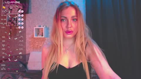 Snapshot of holly_molly8 chatting on 01.16.25 holly_molly8 online show from 01.16.25