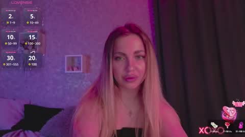 Snapshot of holly_molly8 chatting on 02.12.25 holly_molly8 online show from 02.12.25