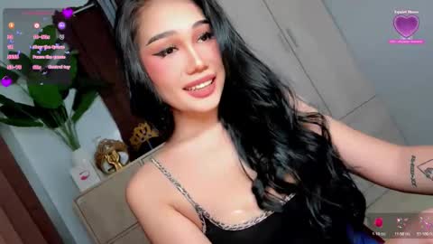 Snapshot of holly_preciousxx chatting on 05.25.26 Hi Im Precious online show from 05.25.26