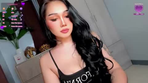 Snapshot of holly_preciousxx chatting on 06.01.26 Hi Im Precious online show from 06.01.26