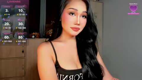 Snapshot of holly_preciousxx chatting on 06.21.26 Hi Im Precious online show from 06.21.26