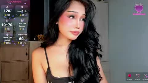 Snapshot of holly_preciousxx chatting on 06.28.26 Hi Im Precious online show from 06.28.26