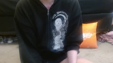 Snapshot of hollyhawkes chatting on 04.25.26 Holly Hawkes online show from 04.25.26