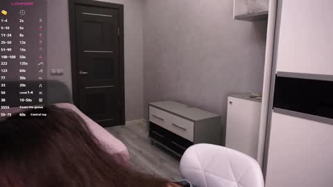 Snapshot of hollymonica chatting on 05.25.26 Delly online show from 05.25.26