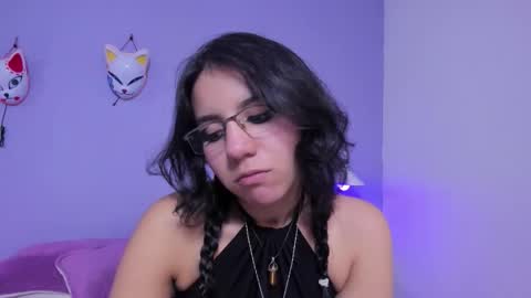 hollypeach_ online show from 11.16.25