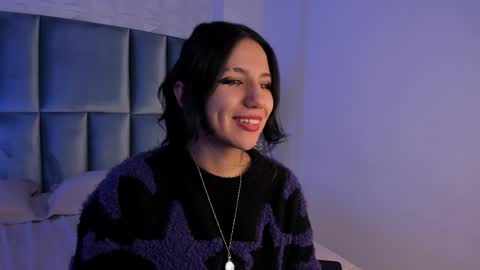 hollypeach_ online show from 05.17.26