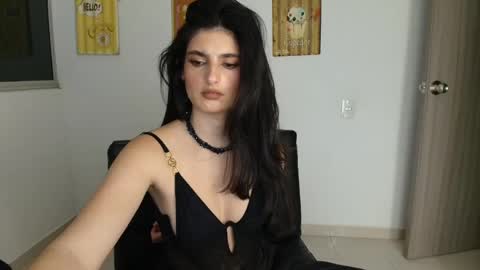 hollyshit_ online show from 04.22.26