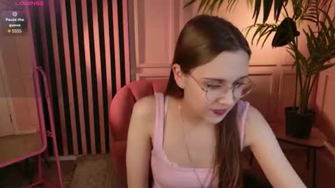 My name is Holly  online show from 07.25.26