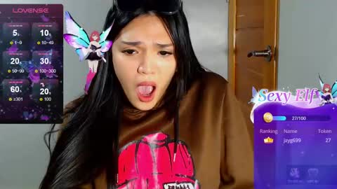 Snapshot of hollywoodbitch chatting on 02.24.25 Isabella Marie online show from 02.24.25