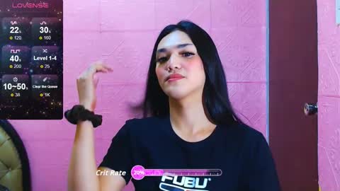 Snapshot of hollywoodbitch chatting on 09.22.25 Isabella Marie online show from 09.22.25