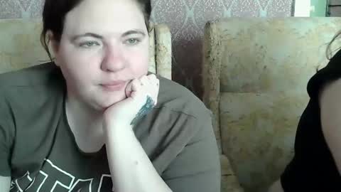 HollyXEva online show from 04.27.26