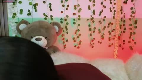 Snapshot of hollyxx_ chatting on 01.29.25 holly online show from 01.29.25