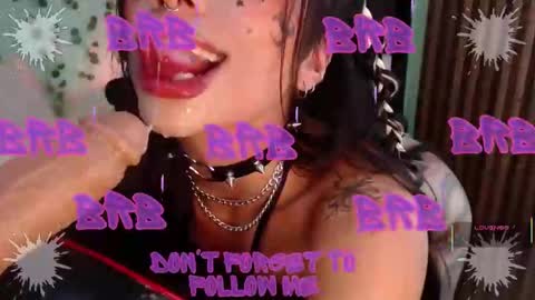 Snapshot of hollyxx_ chatting on 01.31.25 holly online show from 01.31.25