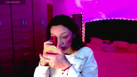 Snapshot of holy_juli2 chatting on 11.21.25 Juli online show from 11.21.25