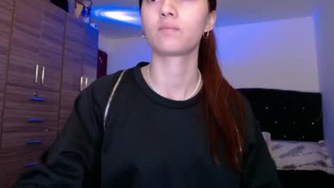 holy_julii online show from 06.07.26