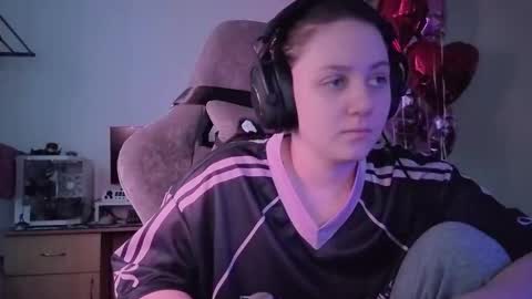 Snapshot of holy_kveta chatting on 02.27.26 Kviki online show from 02.27.26