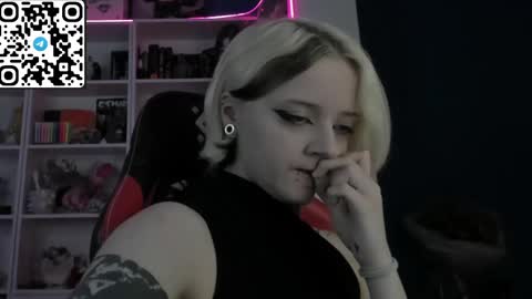 Snapshot of holy_mistresss chatting on 05.10.26 holy_mistresss online show from 05.10.26