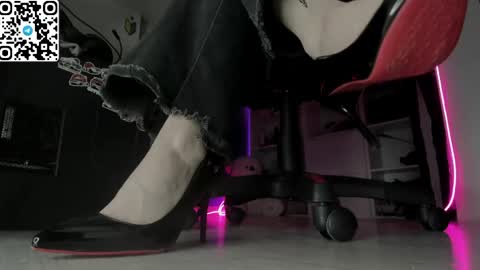 Snapshot of holy_mistresss chatting on 05.14.26 holy_mistresss online show from 05.14.26