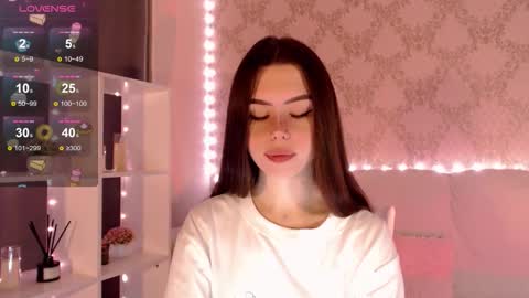 Mia online show from 10.04.25