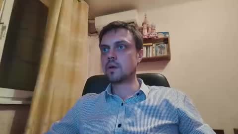 Snapshot of honesttojoy chatting on 10.02.25 Henry online show from 10.02.25