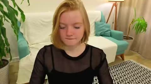 honey_l online show from 07.09.26