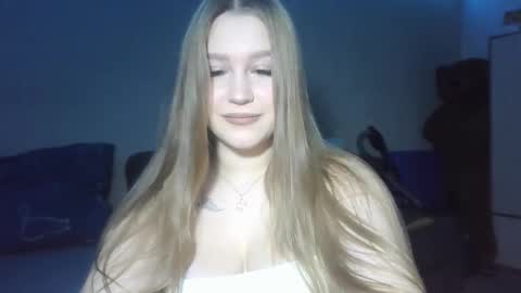 honey_lolaaa online show from 10.16.25