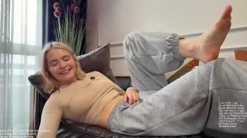 Jenyanew vid how I squirt in forest in bio online show from 04.17.26