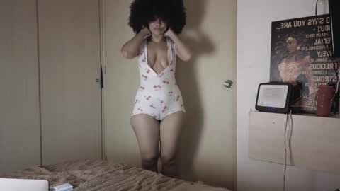 Honey-Sweett online show from 04.18.26