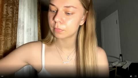 Snapshot of honeyaskren chatting on 05.27.26 Klara online show from 05.27.26