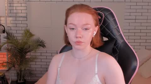 honeyautumn online show from 12.15.24