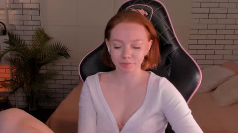 honeyautumn online show from 12.18.24