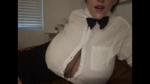 Snapshot of honeybbxx chatting on 01.12.25 honeybbxx online show from 01.12.25