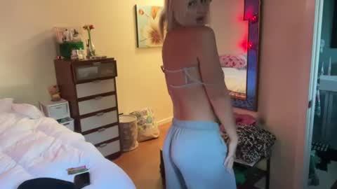 honeybun_z online show from 02.09.25