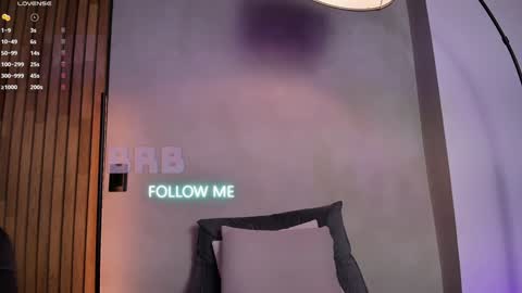 Sofia independent model online show from 01.11.25