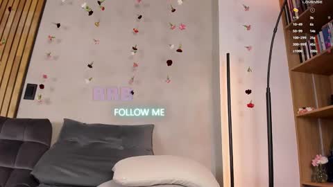 Sofia independent model online show from 02.15.25