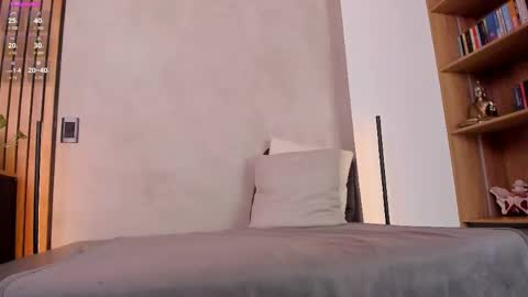 Snapshot of honeyhot69__ chatting on 04.25.26 Sofia independent model online show from 04.25.26