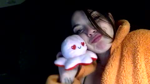 Snapshot of honeymagicxo chatting on 12.12.24 honeymagicxo online show from 12.12.24